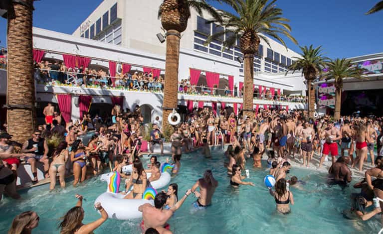 las vegas bachelor pool party